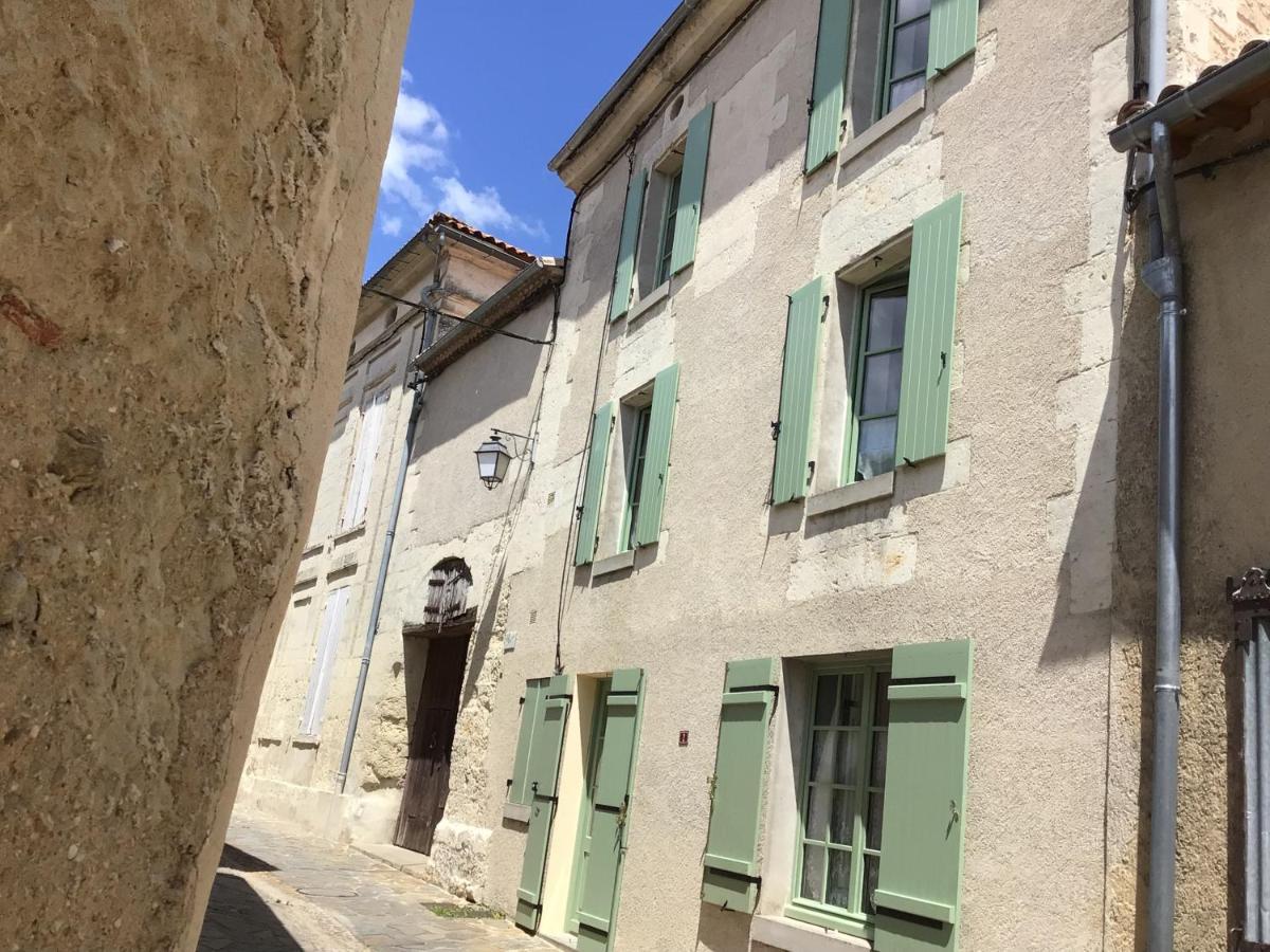 Hotel Le Doux Nid 2 à Saint-Aulaye-Puymangou Extérieur photo